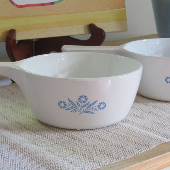 Set of 2 - Corning Ware Blue Cornflower Handled Sauce Pans P- 82- B, 1-1/2 Pint - Picture 2 of 6
